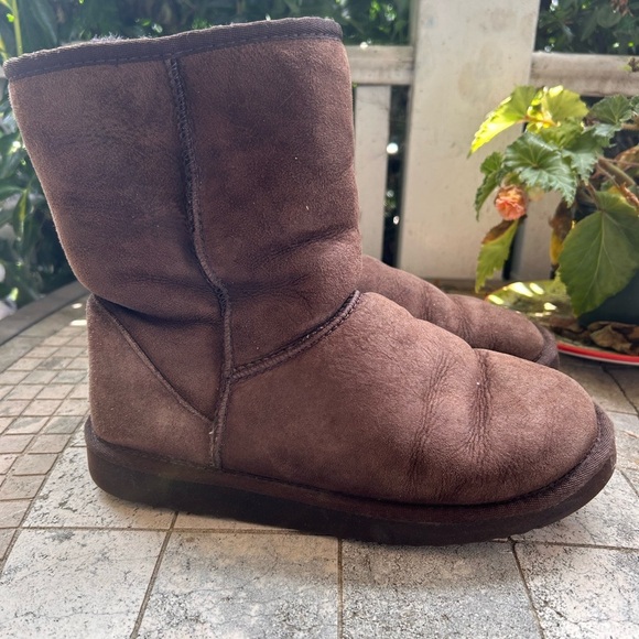 UGG genuine suede and genuine sheep’s skin lining Boots sz 7 - Picture 3 of 4